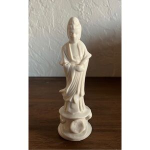 🪷Quan Yin Miniature White Ceramic Porcelain Statue Asian Chinese Lotus Design🪷